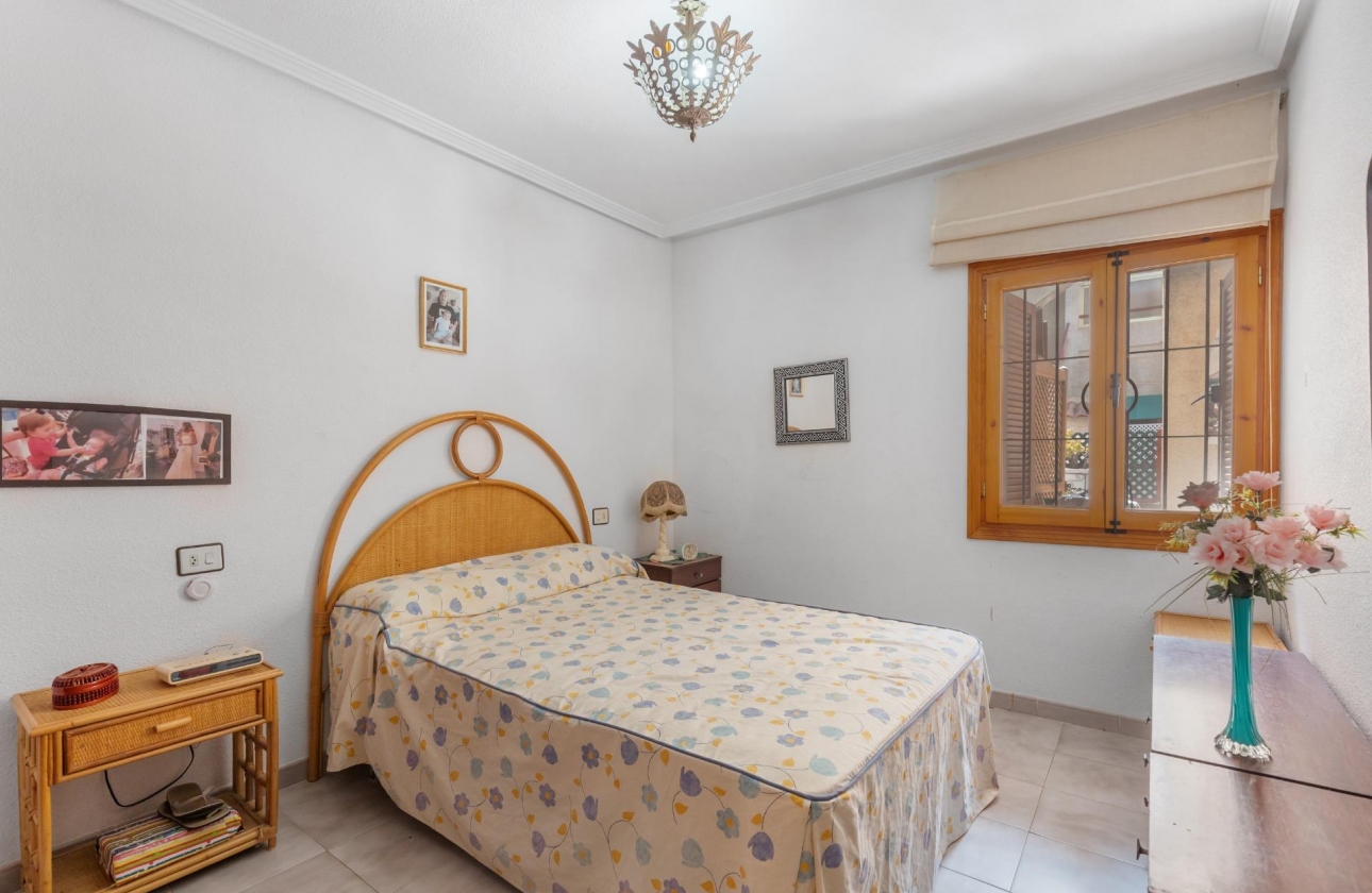 Resale - Apartment - Torrevieja - Acequion