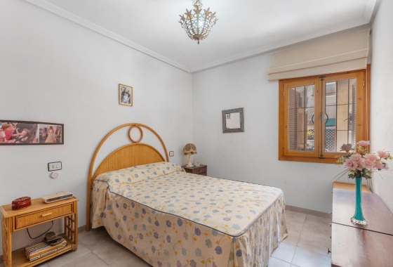 Resale - Apartment - Torrevieja - Acequion