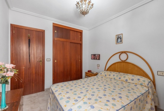 Resale - Apartment - Torrevieja - Acequion