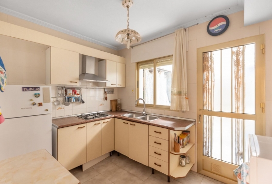 Resale - Apartment - Torrevieja - Acequion