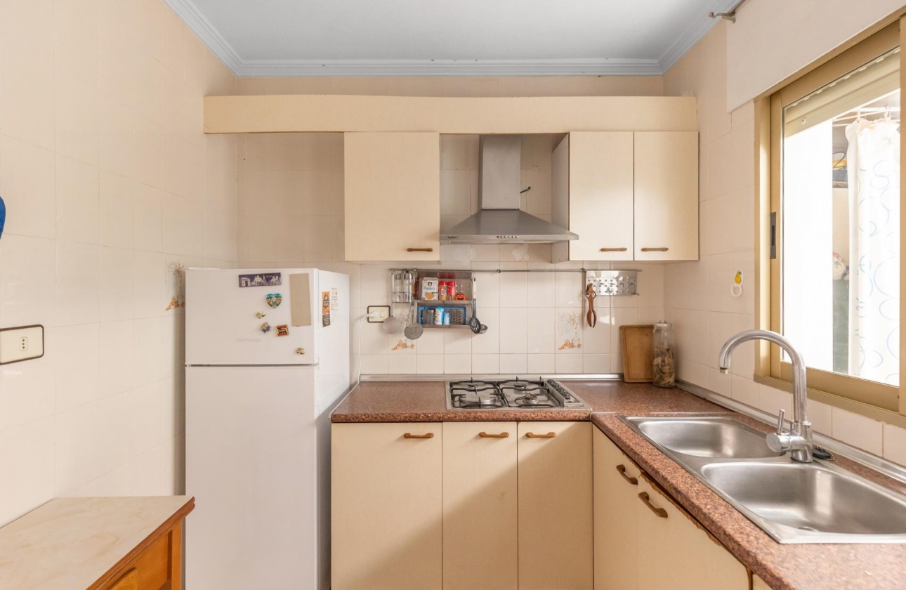 Resale - Apartment - Torrevieja - Acequion