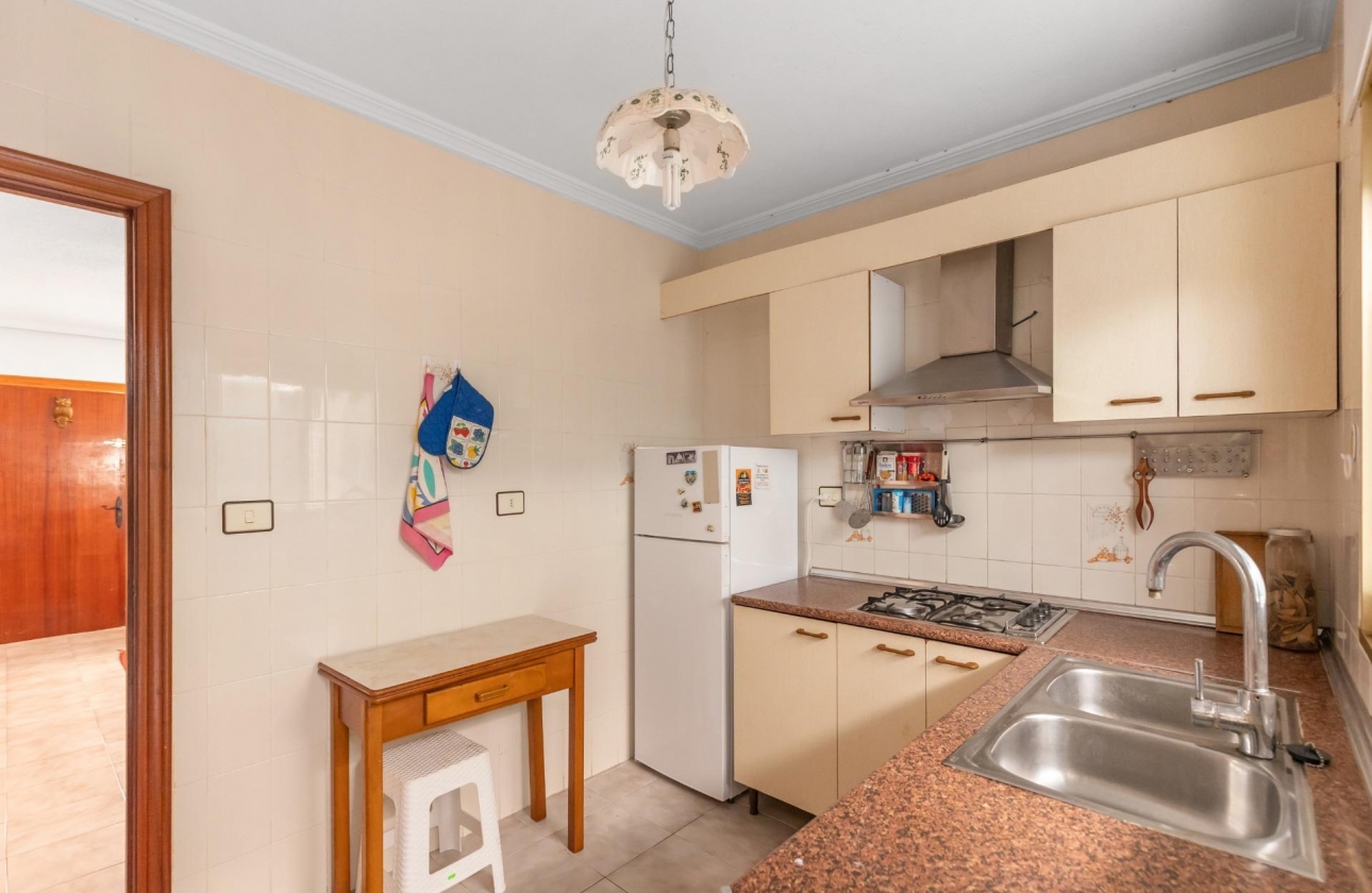 Resale - Apartment - Torrevieja - Acequion