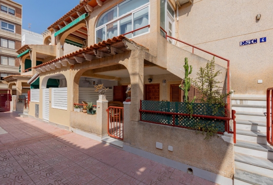 Resale - Apartment - Torrevieja - Acequion