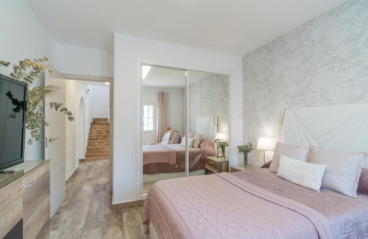 Resale - Villa - San Miguel de Salinas - Las Filipinas