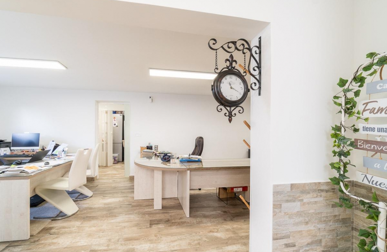 Resale - Villa - San Miguel de Salinas - Las Filipinas