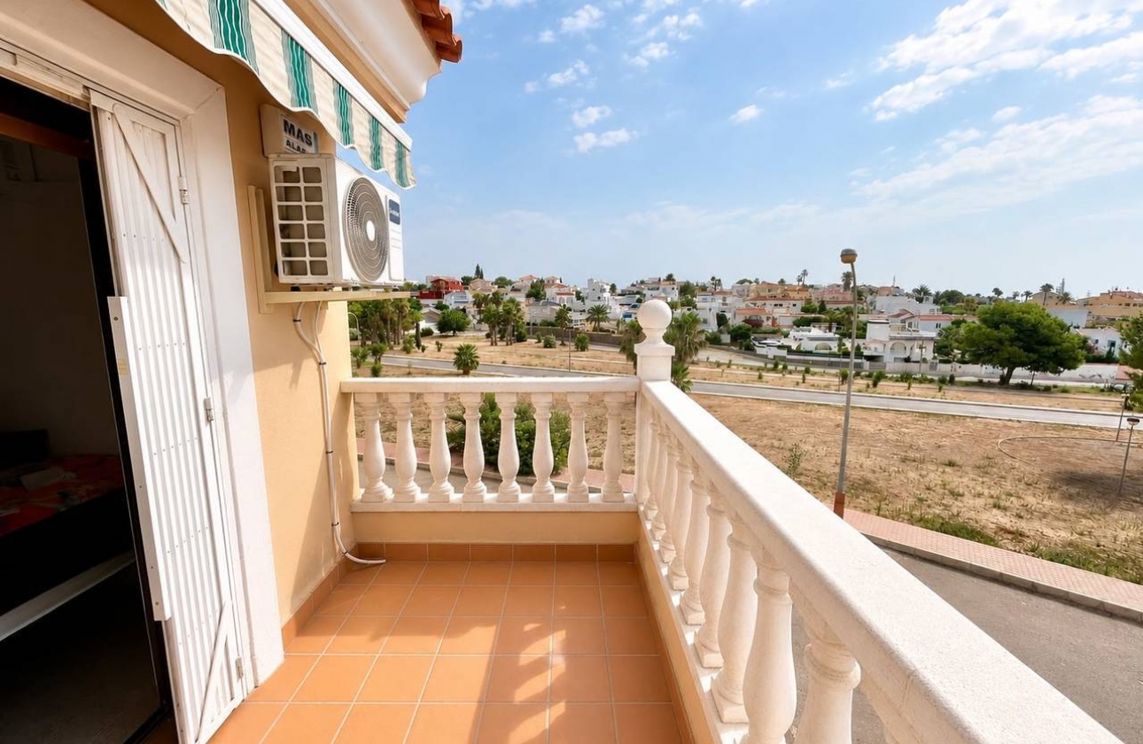 Resale - Villa - Orihuela Costa - Blue Lagoon