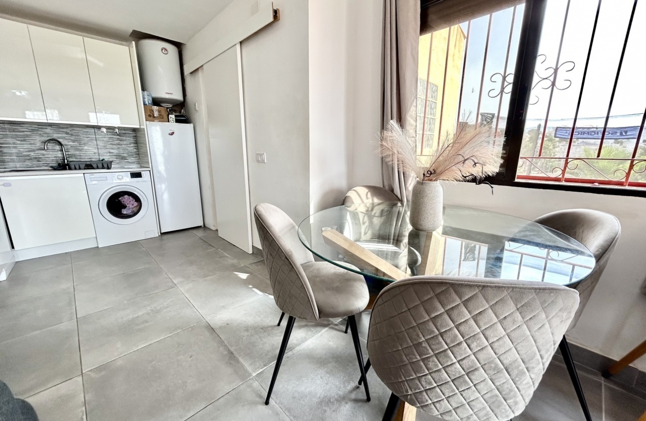 Resale - Villa - Orihuela Costa - Blue Lagoon