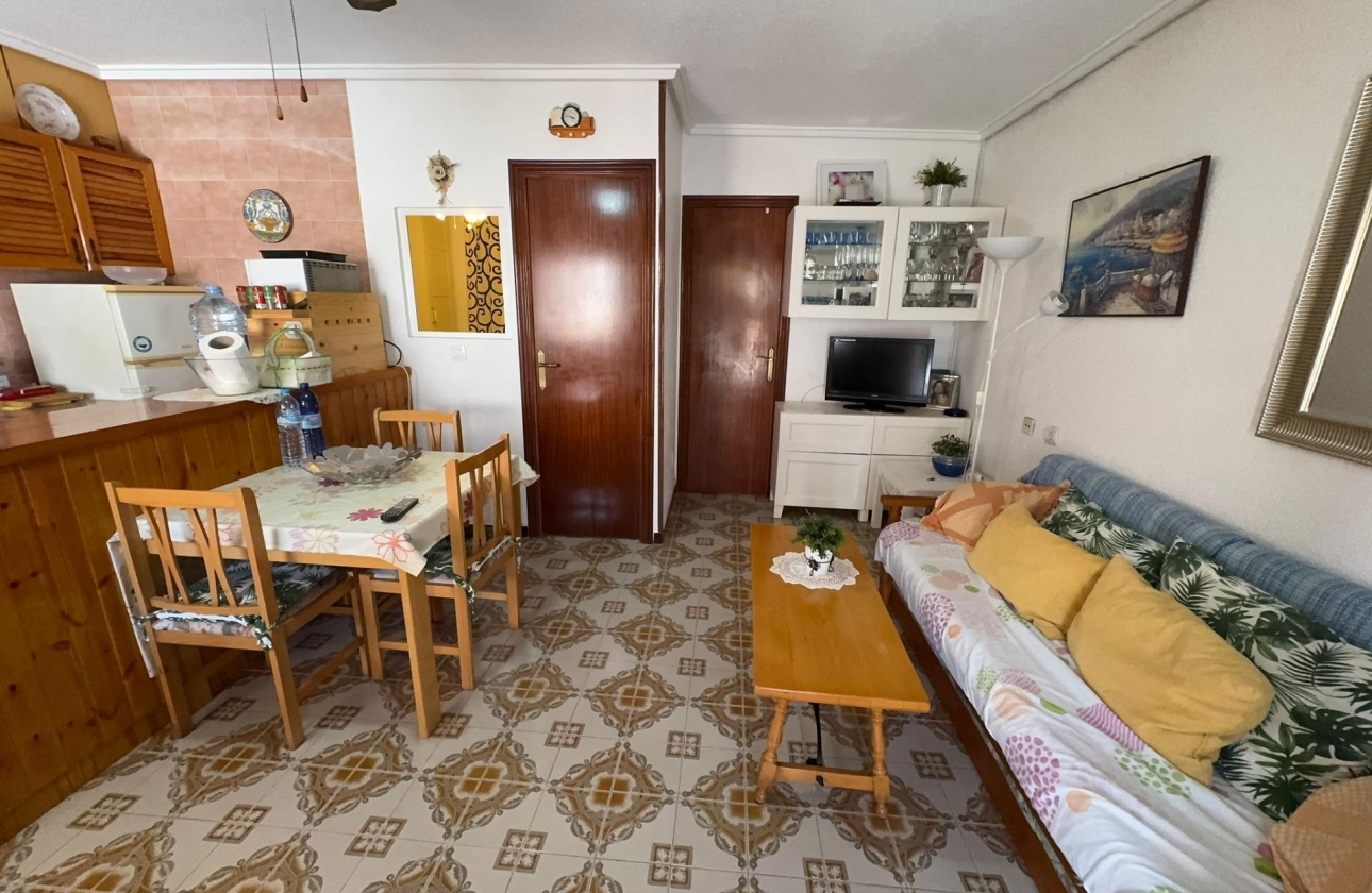 Resale - Bungalow - Torrevieja - Playa De Los Naufragos