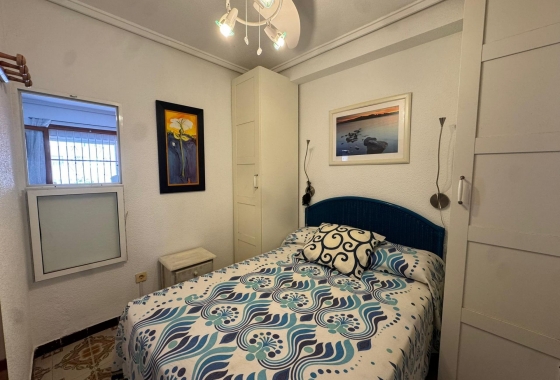 Resale - Bungalow - Torrevieja - Playa De Los Naufragos