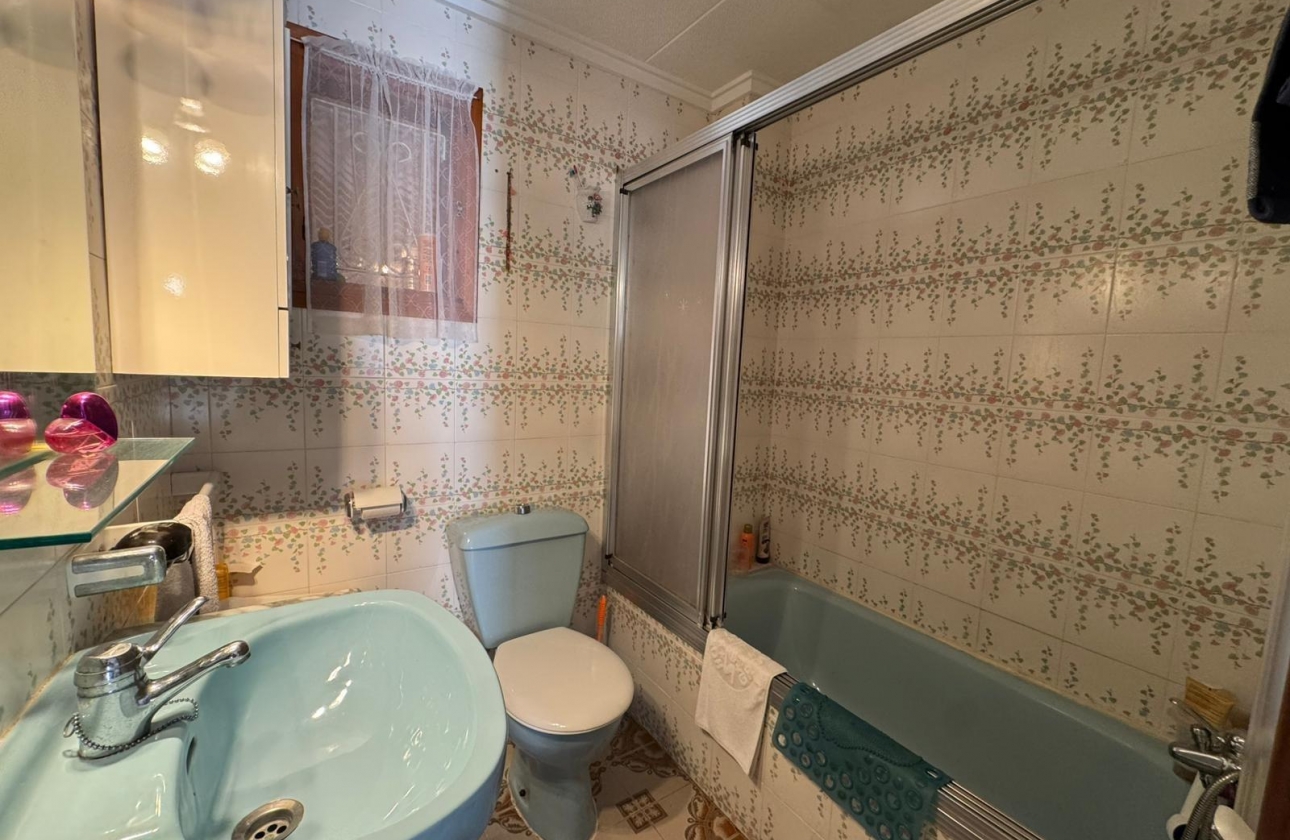 Resale - Bungalow - Torrevieja - Playa De Los Naufragos