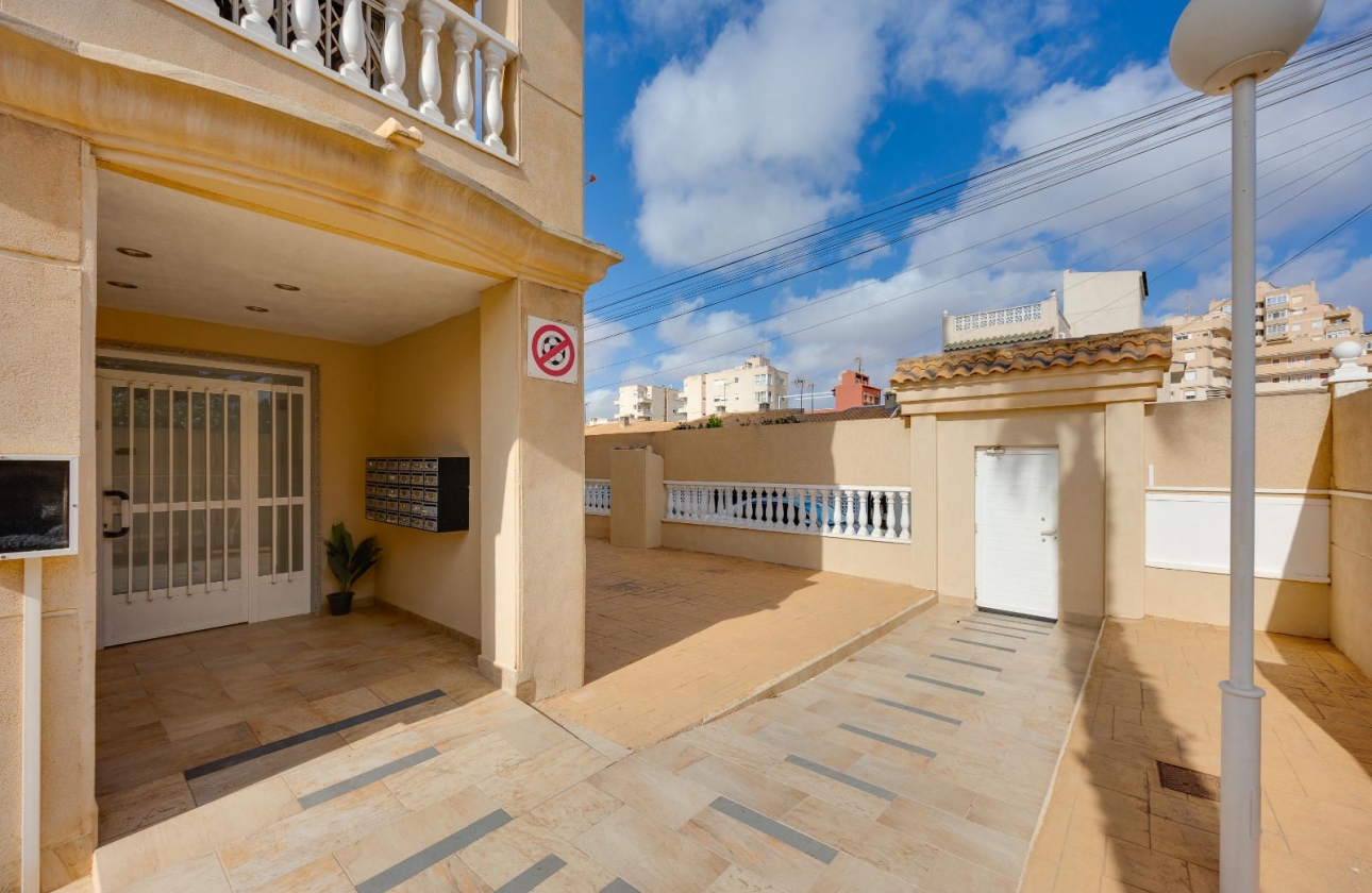 Resale - Apartment - Torrevieja - Nueva Torrevieja - Aguas Nuevas