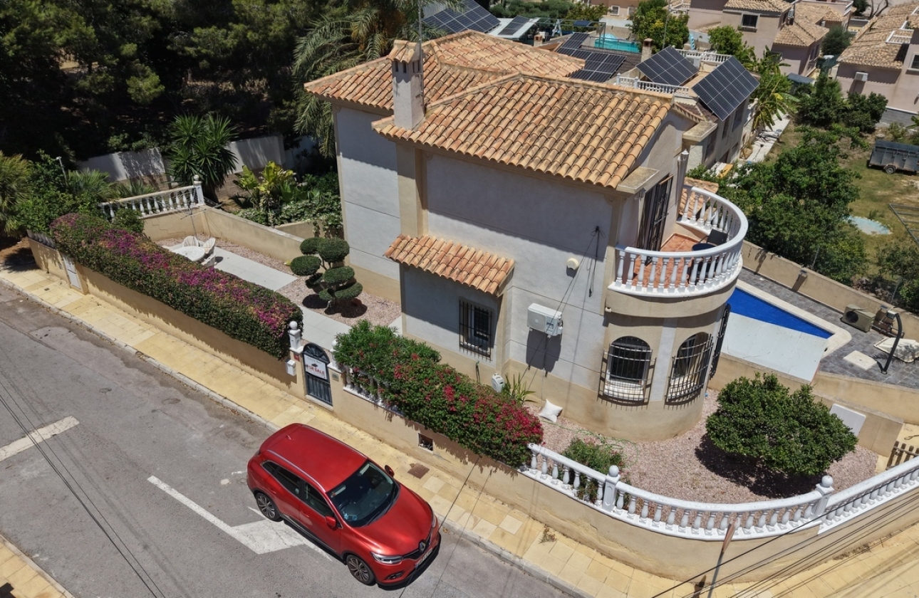 Resale - Villa - Orihuela Costa - Costa Blanca