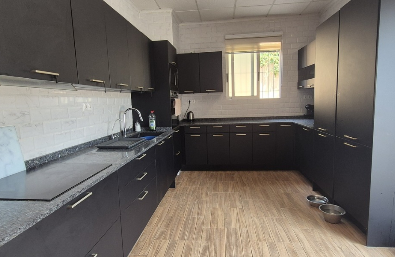 Resale - Villa - Orihuela Costa - Costa Blanca