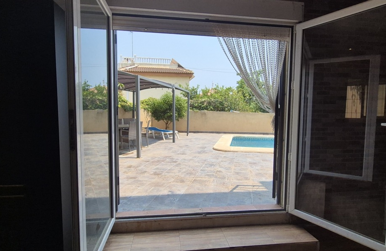 Resale - Villa - Orihuela Costa - Costa Blanca