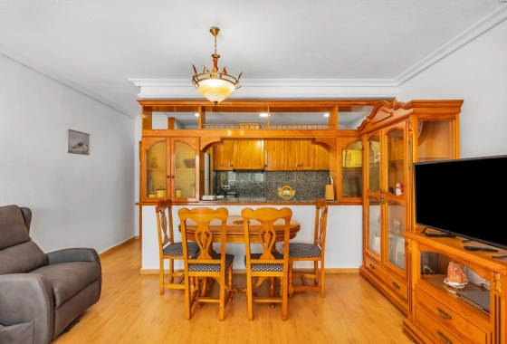 Resale - Apartment - Torrevieja - Paseo maritimo