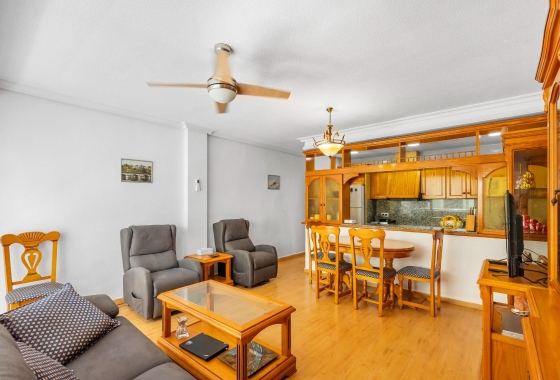 Resale - Apartment - Torrevieja - Paseo maritimo