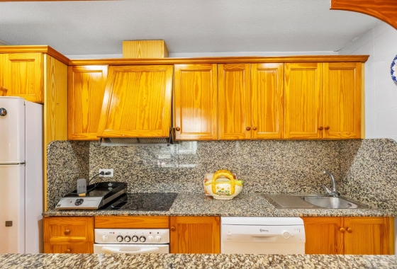 Resale - Apartment - Torrevieja - Paseo maritimo
