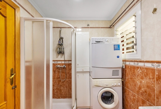 Resale - Apartment - Torrevieja - Paseo maritimo