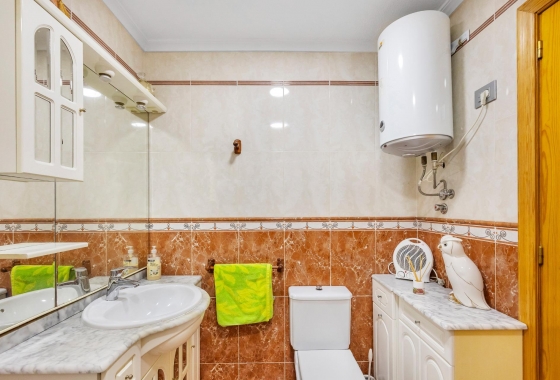 Resale - Apartment - Torrevieja - Paseo maritimo