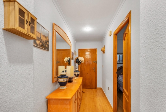 Resale - Apartment - Torrevieja - Paseo maritimo