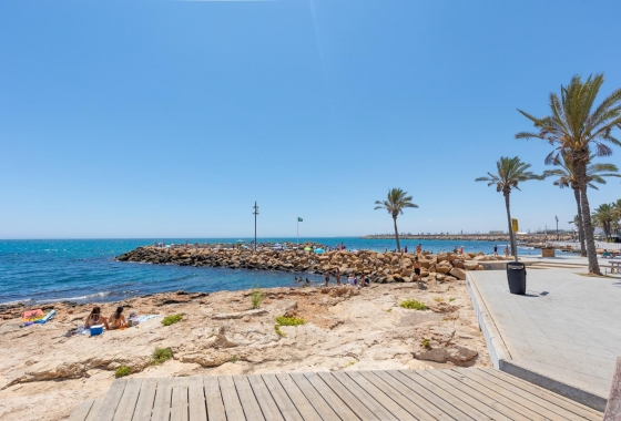Resale - Apartment - Torrevieja - Paseo maritimo