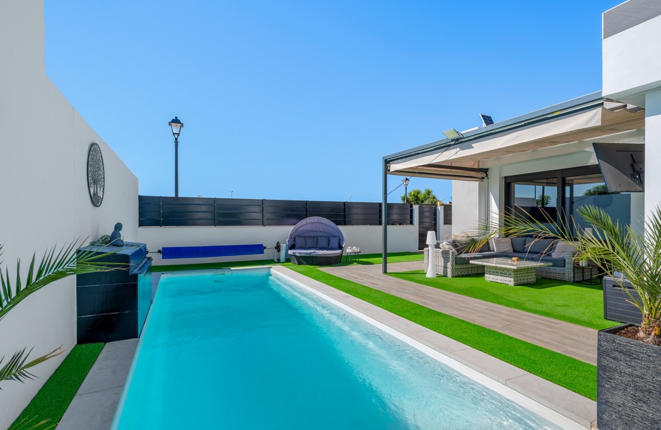 Reventa - Villa - Fortuna - Urbanizacion Las Kalendas