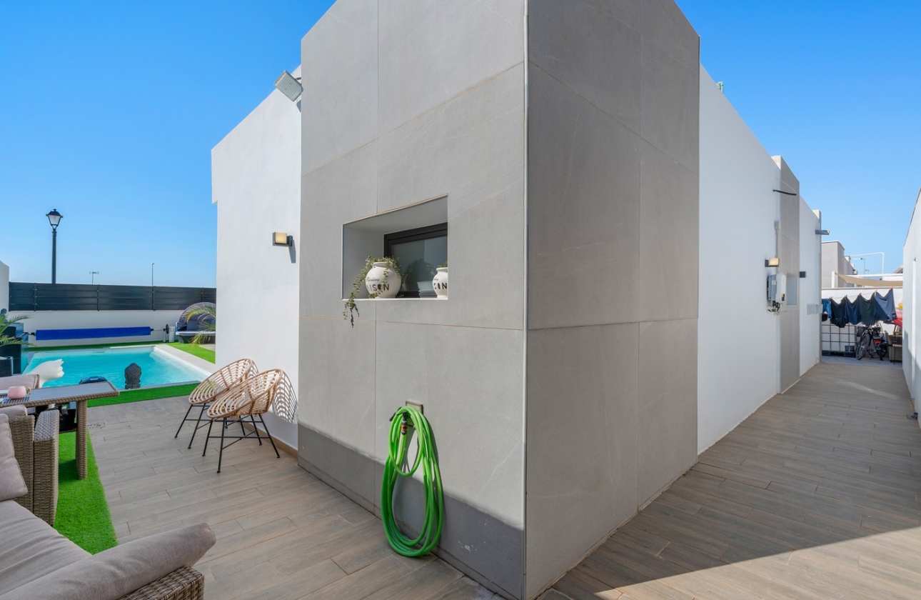 Reventa - Villa - Fortuna - Urbanizacion Las Kalendas