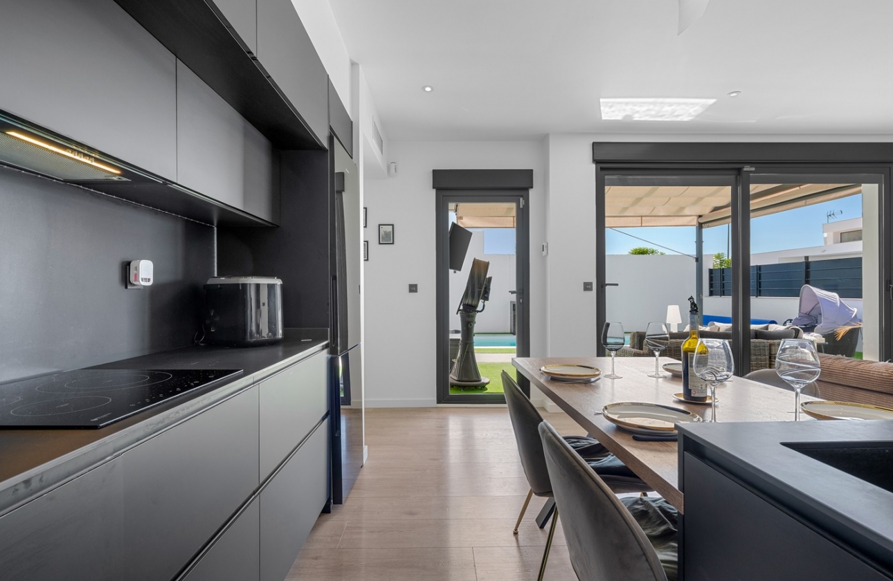 Reventa - Villa - Fortuna - Urbanizacion Las Kalendas
