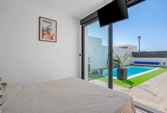 Reventa - Villa - Fortuna - Urbanizacion Las Kalendas
