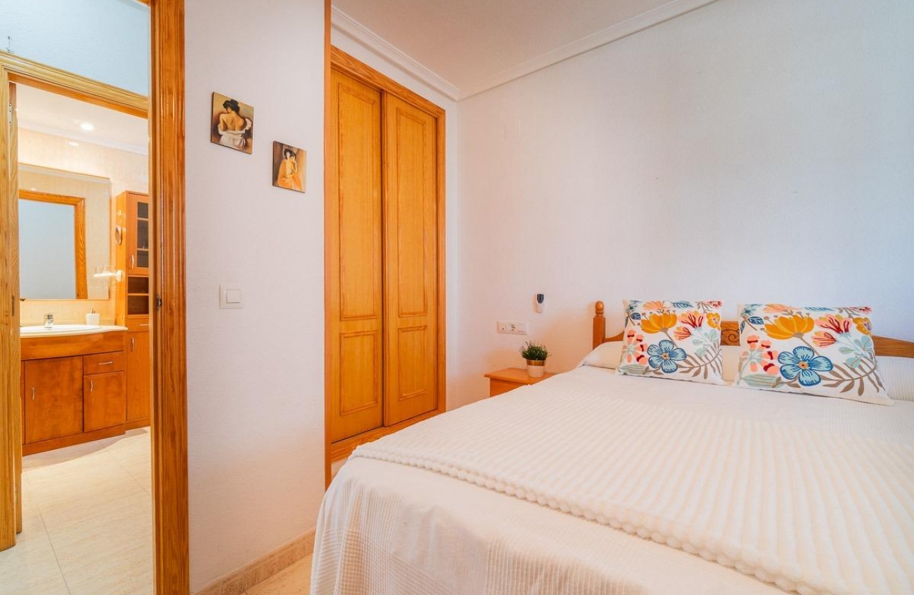 Wynajem długoterminowy - Apartament - Torrevieja - La Mata