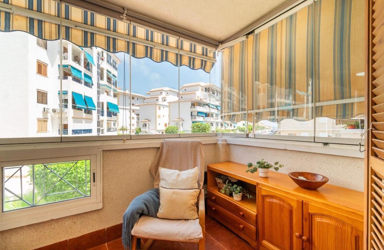 Wynajem długoterminowy - Apartament - Torrevieja - La Mata