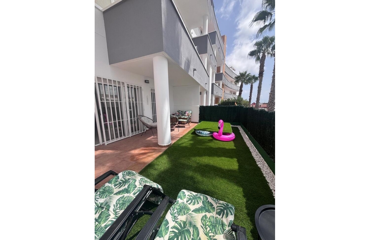 Resale - Apartment - Orihuela Costa - La fuente