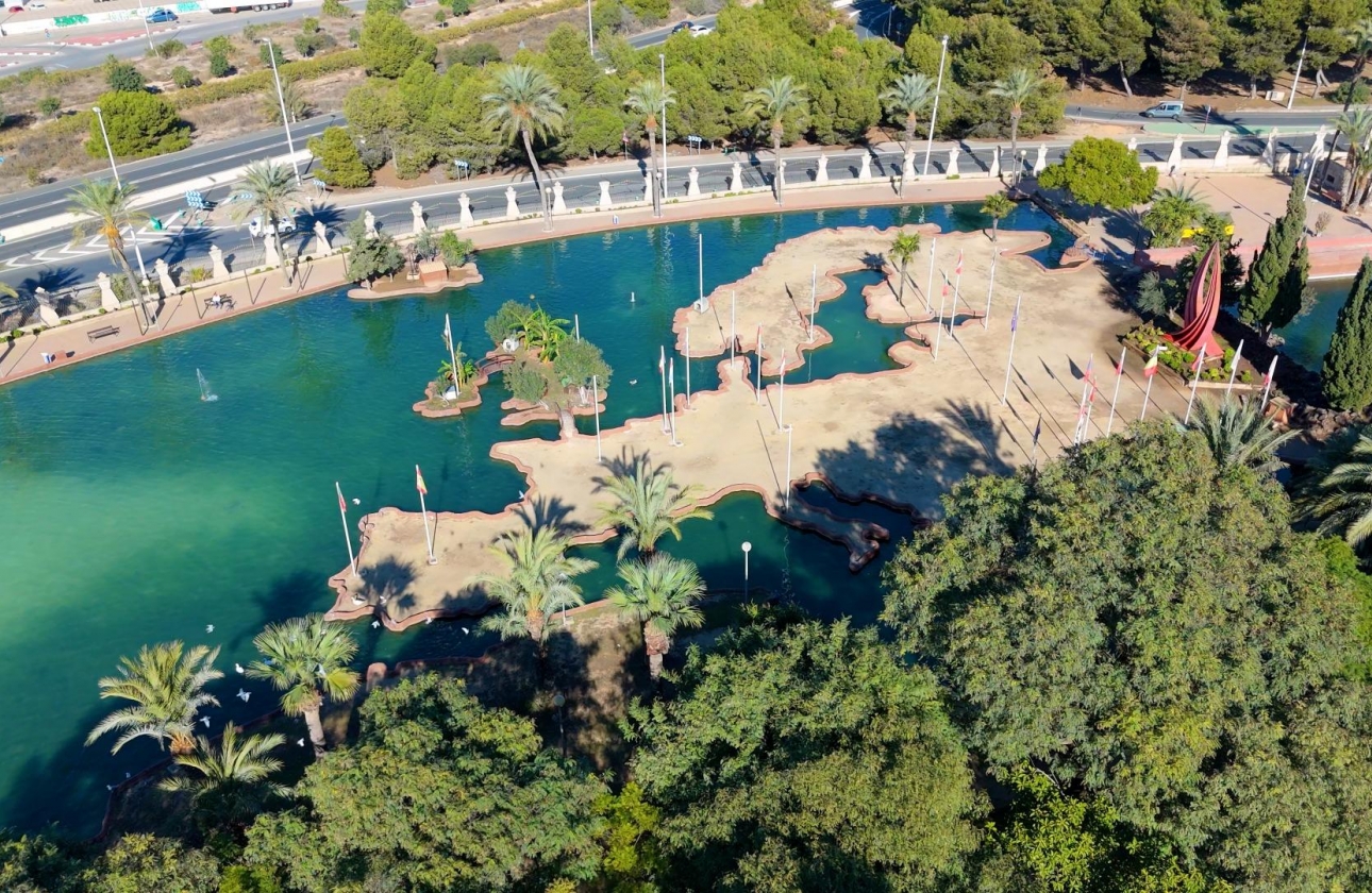 Resale - Apartment - Torrevieja - Parque de las Naciones