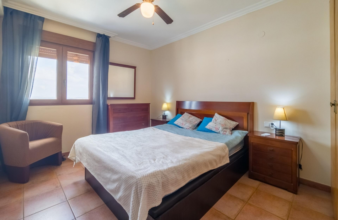 Resale - Apartment - Torrevieja - Acequion