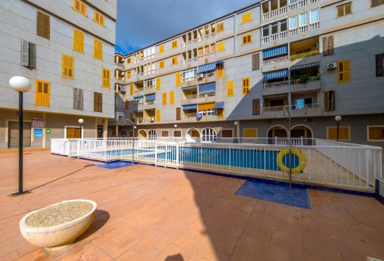 Resale - Apartment - Torrevieja - Acequion