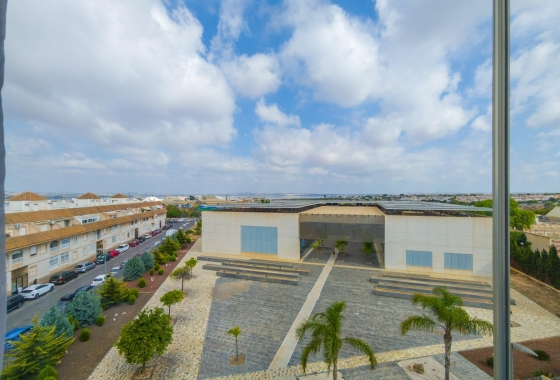 Resale - Apartment - Torrevieja - Acequion