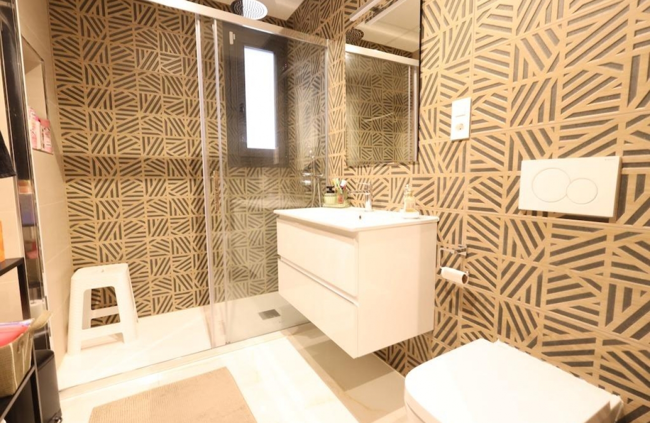 Resale - Apartment - Orihuela Costa - Punta Prima