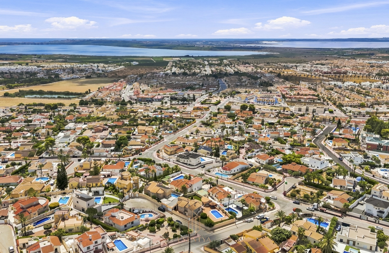 Resale - Villa - Ciudad Quesada - Centro