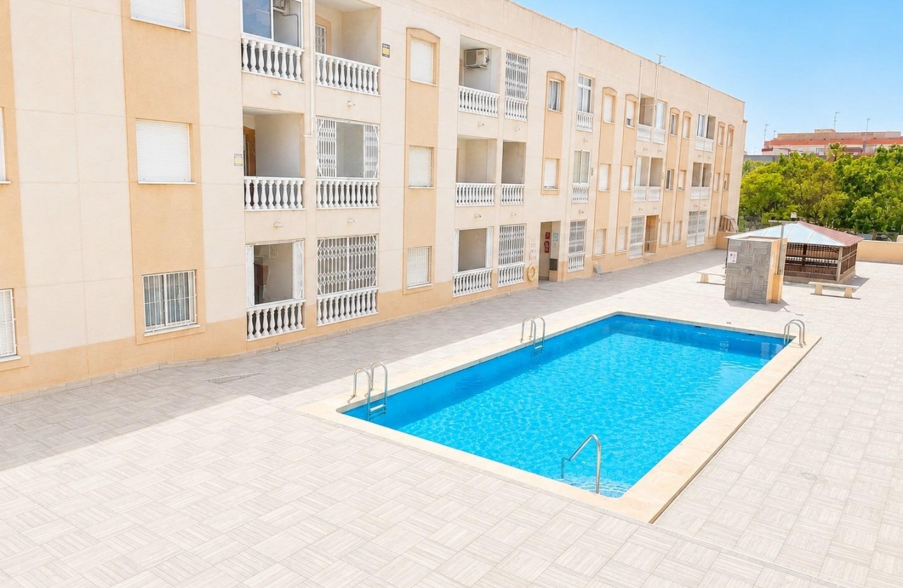 Rynek wtórny - Apartament - Torrevieja - Estacion de autobuses