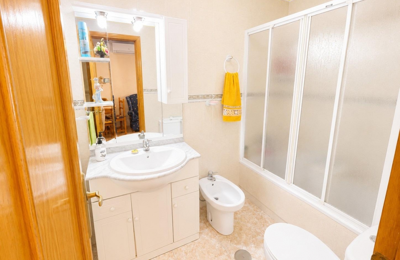 Rynek wtórny - Apartament - Torrevieja - Estacion de autobuses