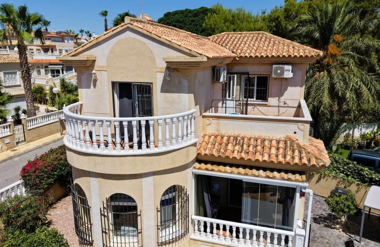 Resale - Villa - Orihuela Costa - Costa Blanca