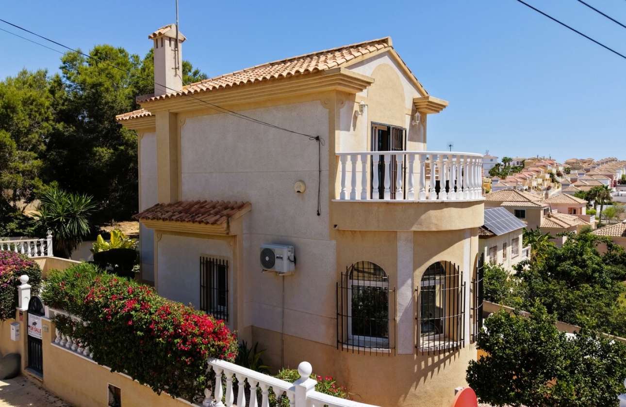 Resale - Villa - Orihuela Costa - Costa Blanca
