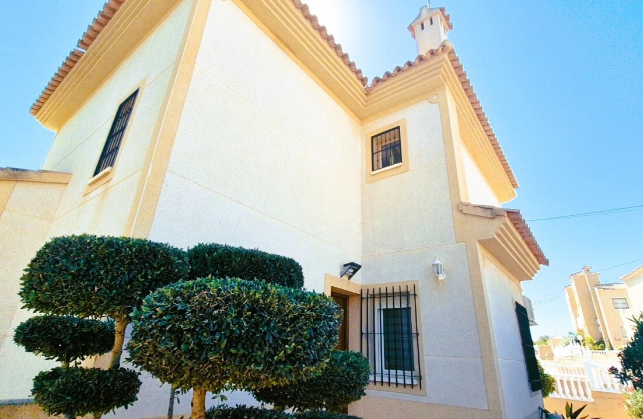 Resale - Villa - Orihuela Costa - Costa Blanca