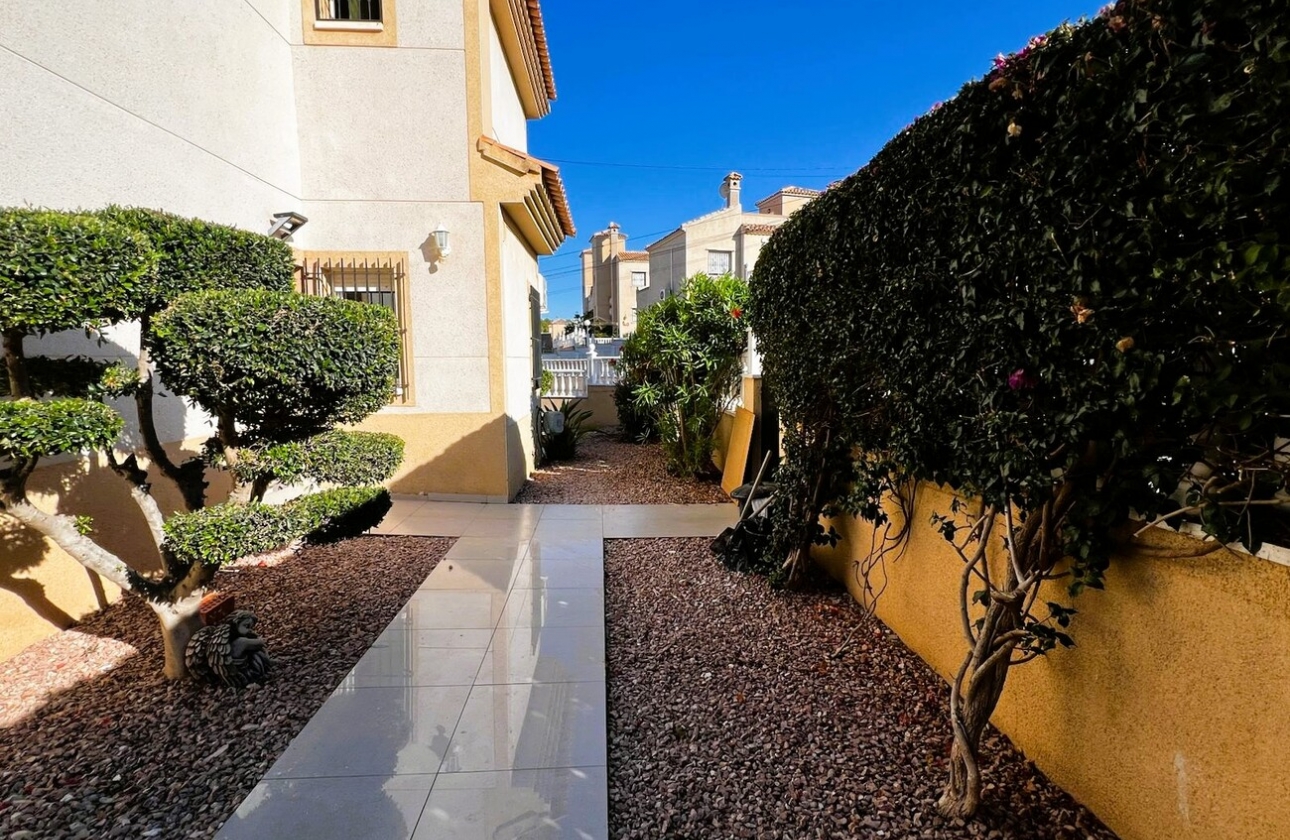 Resale - Villa - Orihuela Costa - Costa Blanca