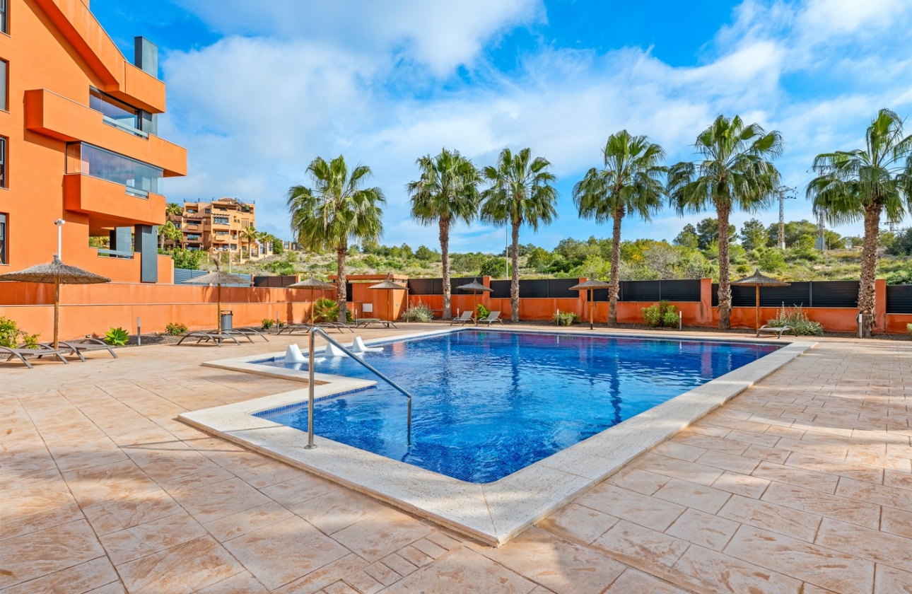 Resale - Apartment - Villamartín - Lomas del Golf