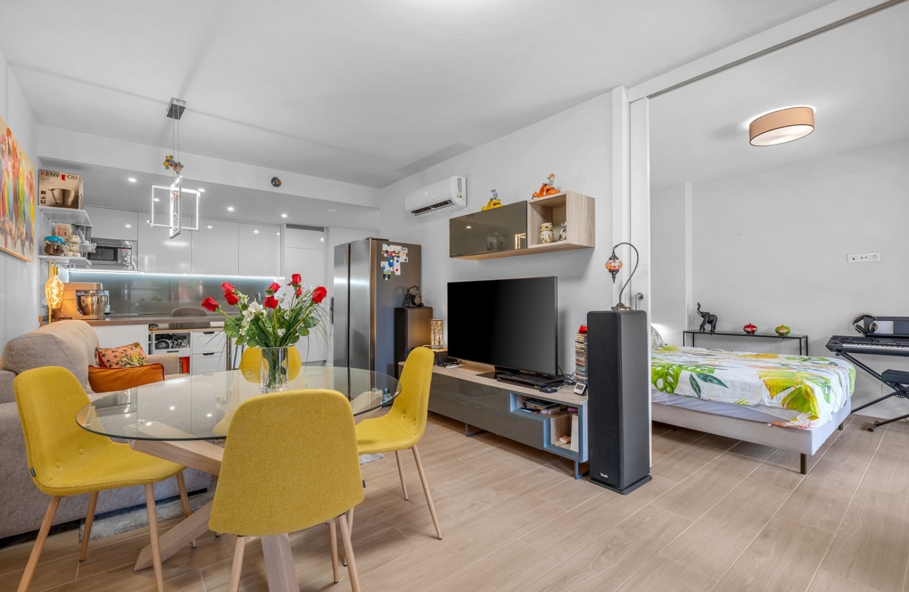 Resale - Apartment - Villamartín - Lomas del Golf
