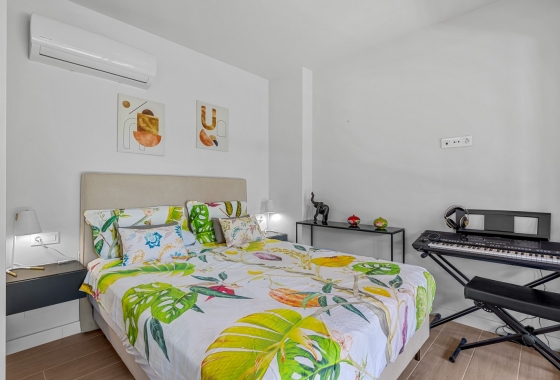 Resale - Apartment - Villamartín - Lomas del Golf