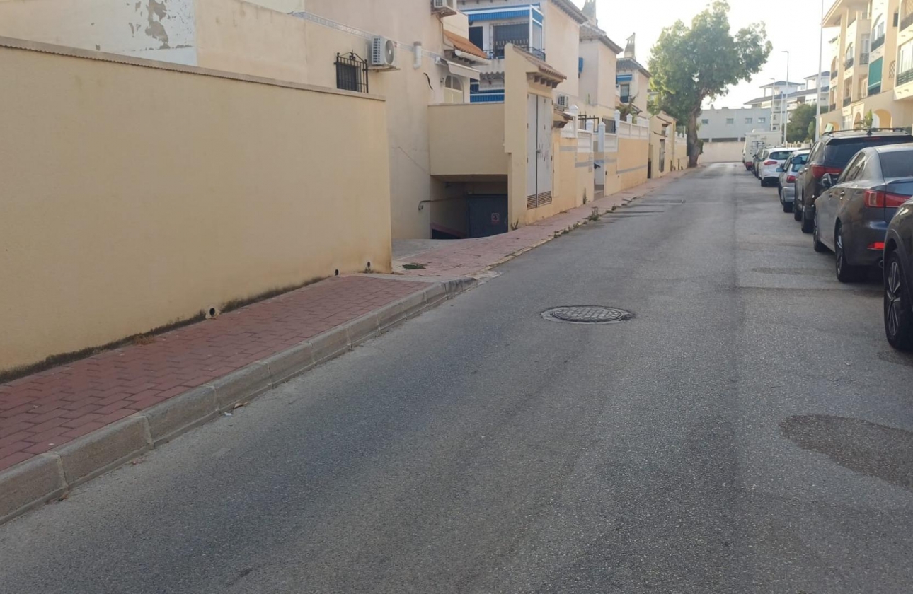 Rynek wtórny - Garaż - Torrevieja - Los Europeos