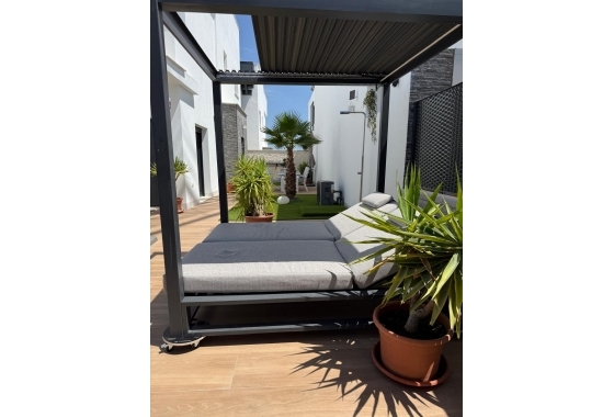 Resale - Villa - Orihuela Costa - Vistabella Golf