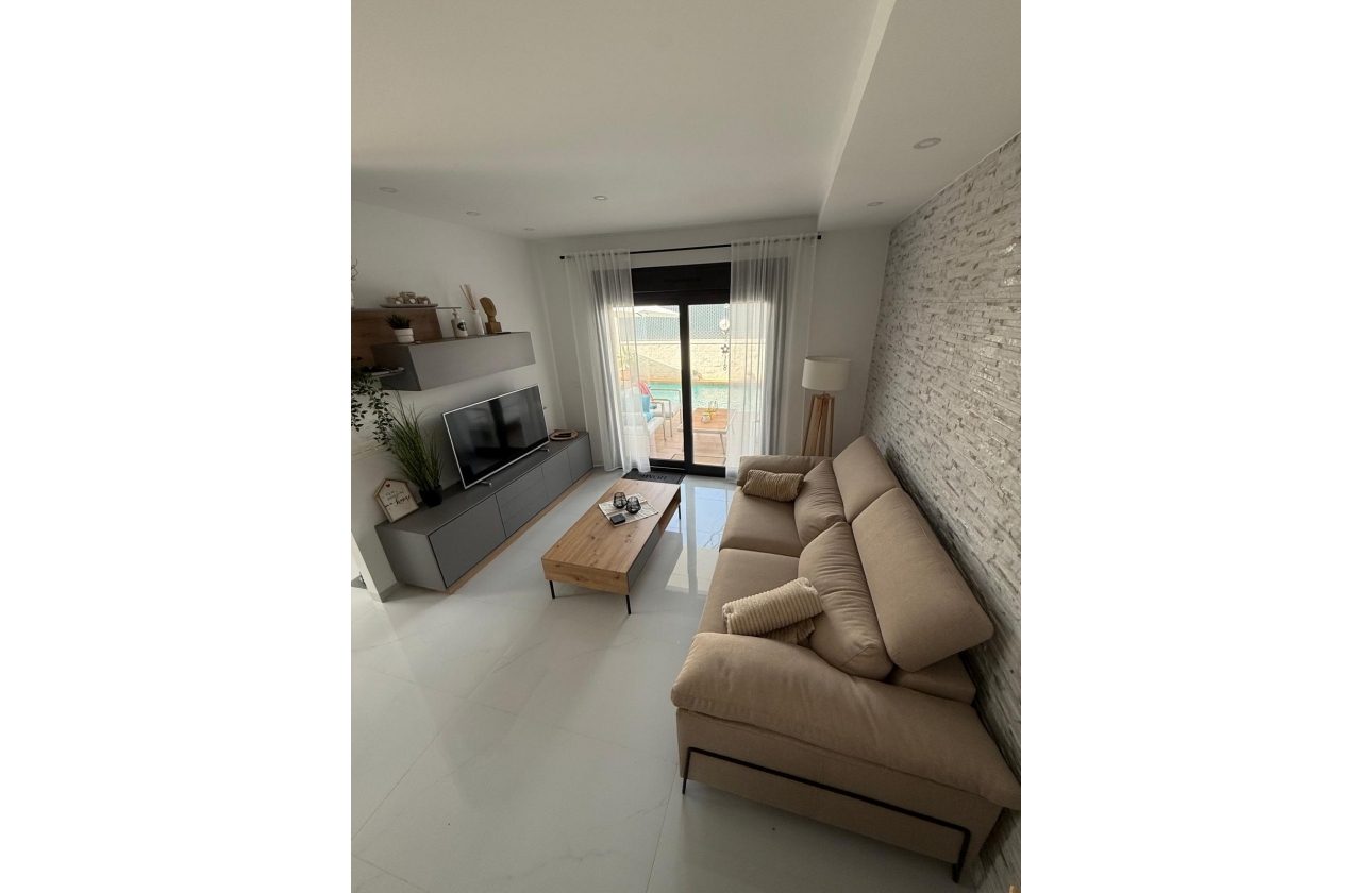 Resale - Villa - Orihuela Costa - Vistabella Golf